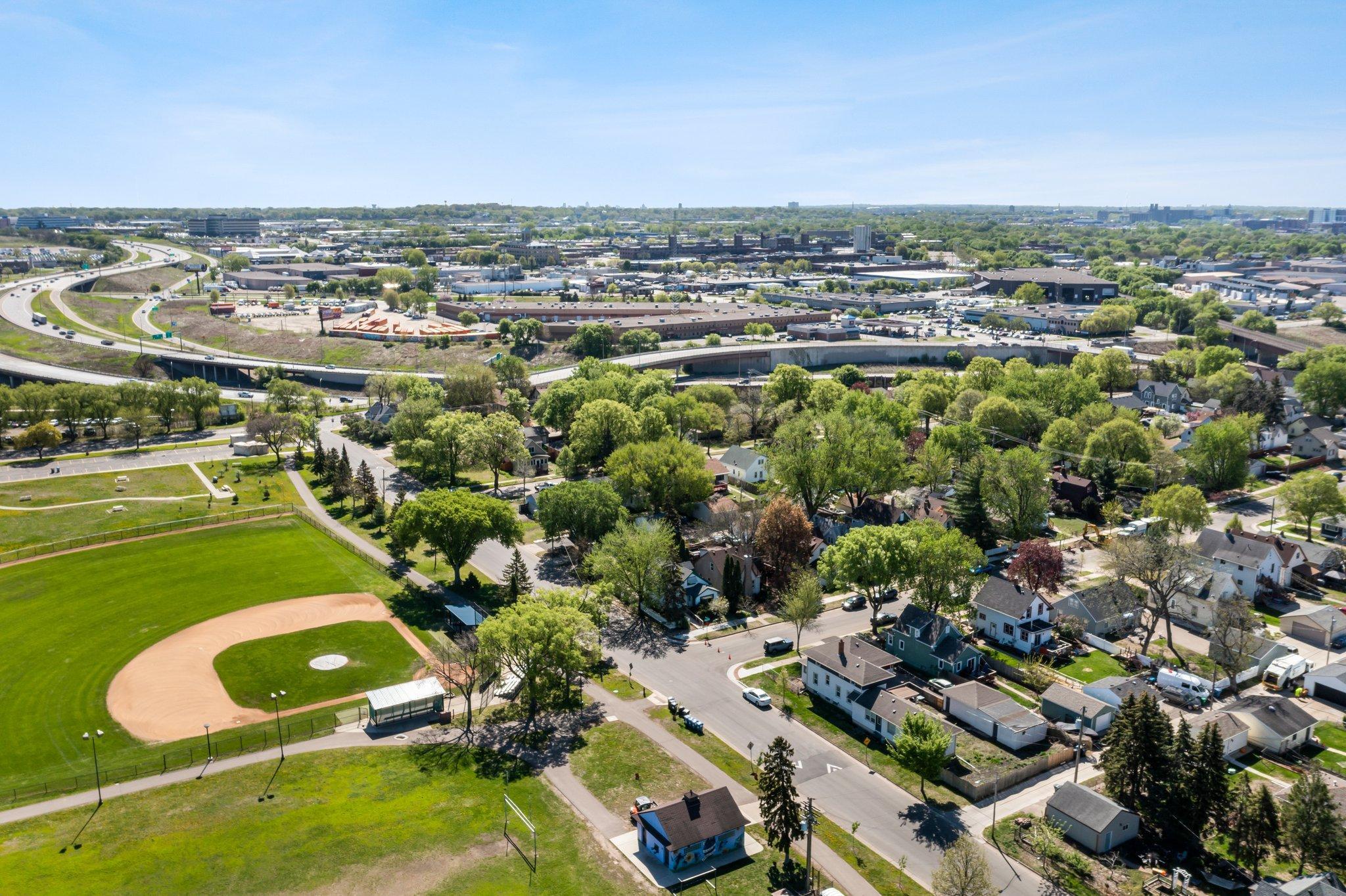 1343 Buchanan Street NE