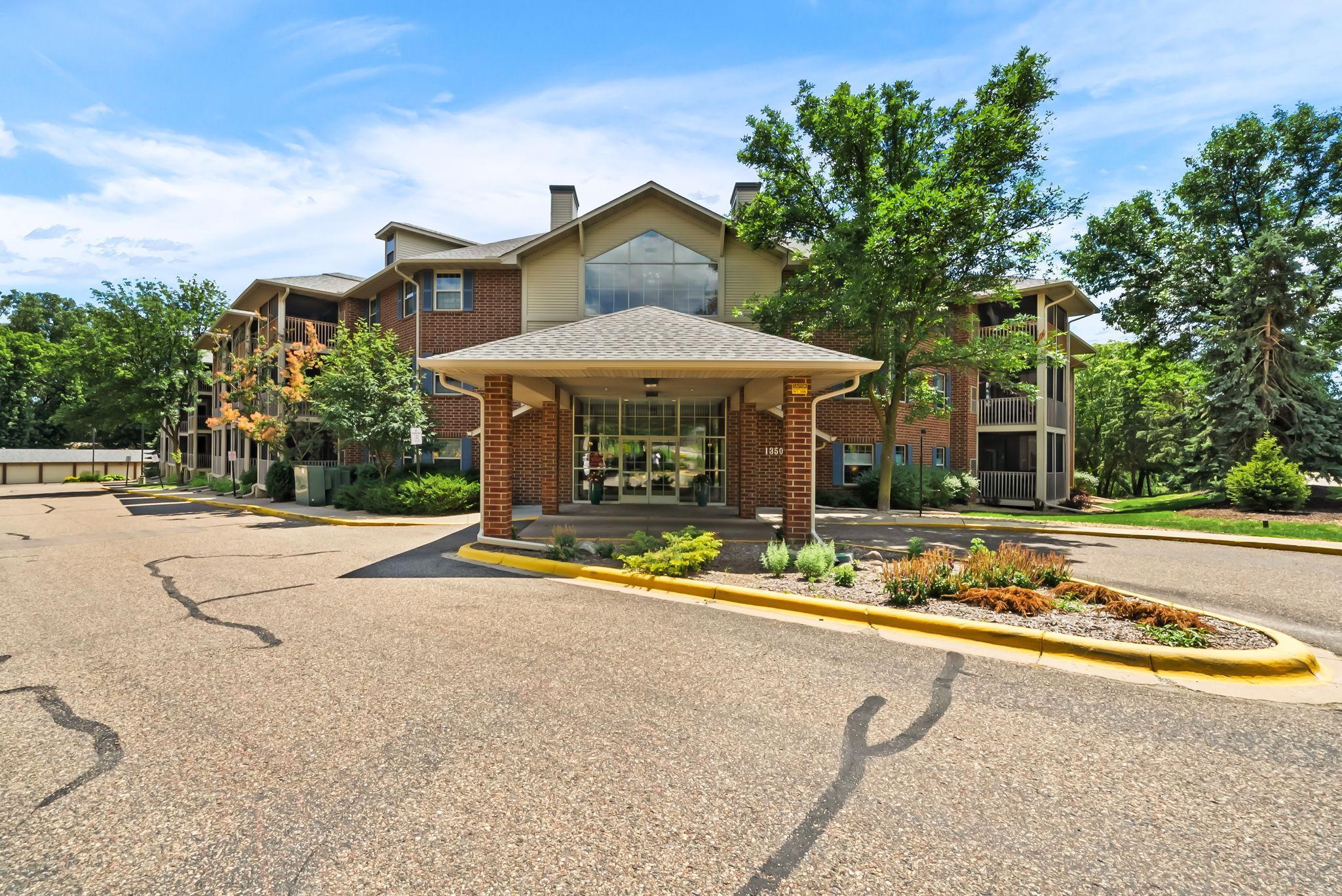 1350 Douglas Drive N Unit: 105