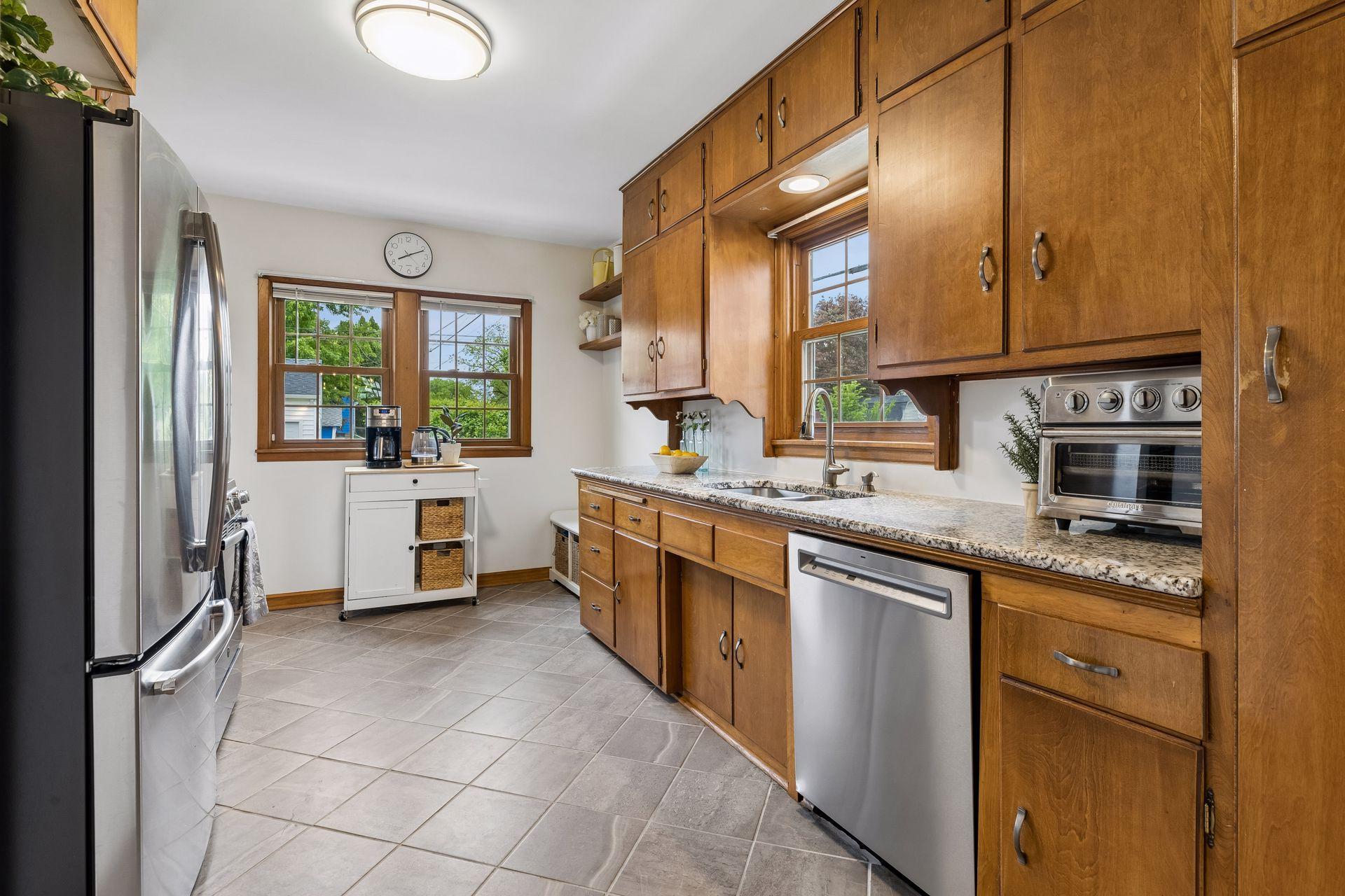 4156 7th Street NE
