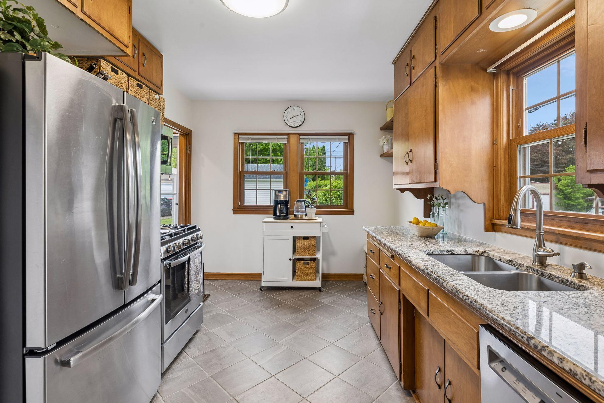 4156 7th Street NE