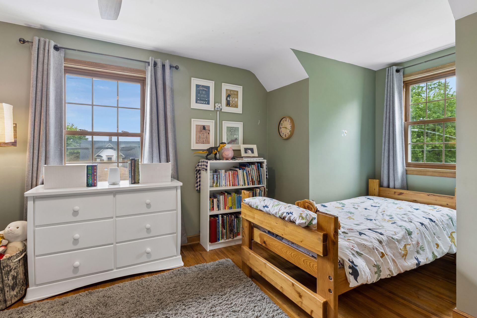 4156 7th Street NE
