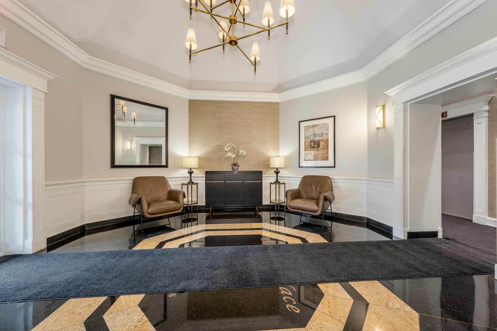 33 W Delaware Place Unit: 9B