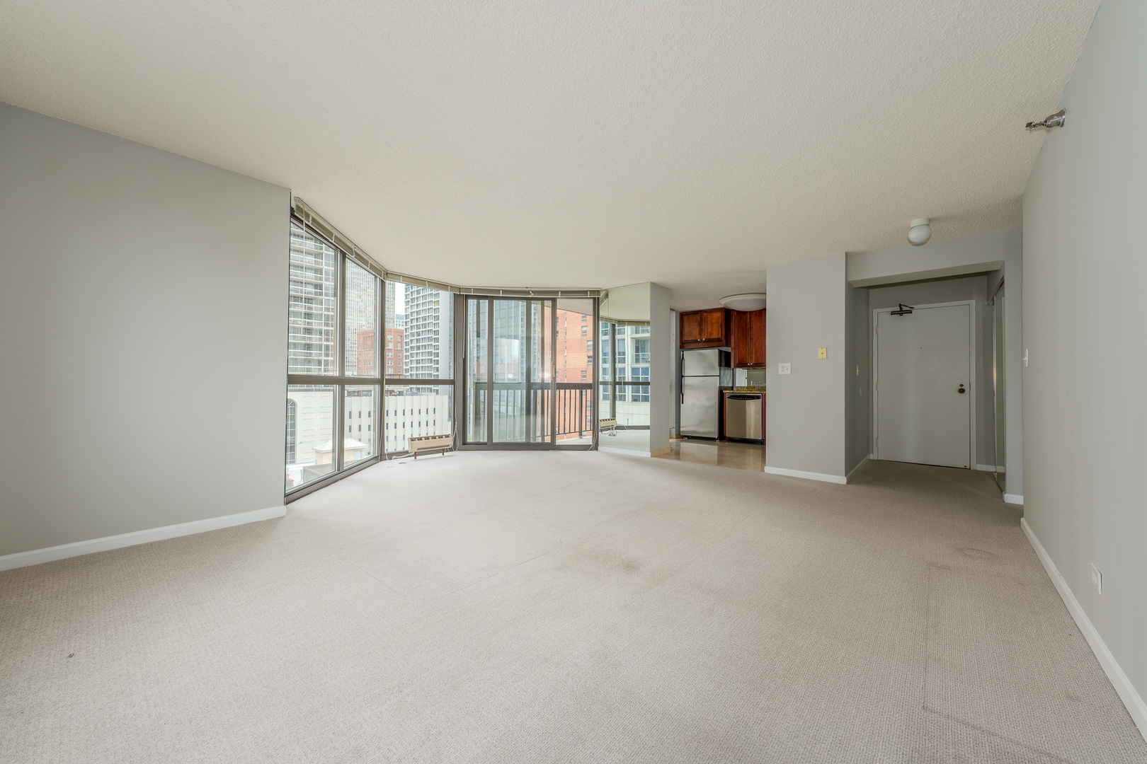 33 W Delaware Place Unit: 9B