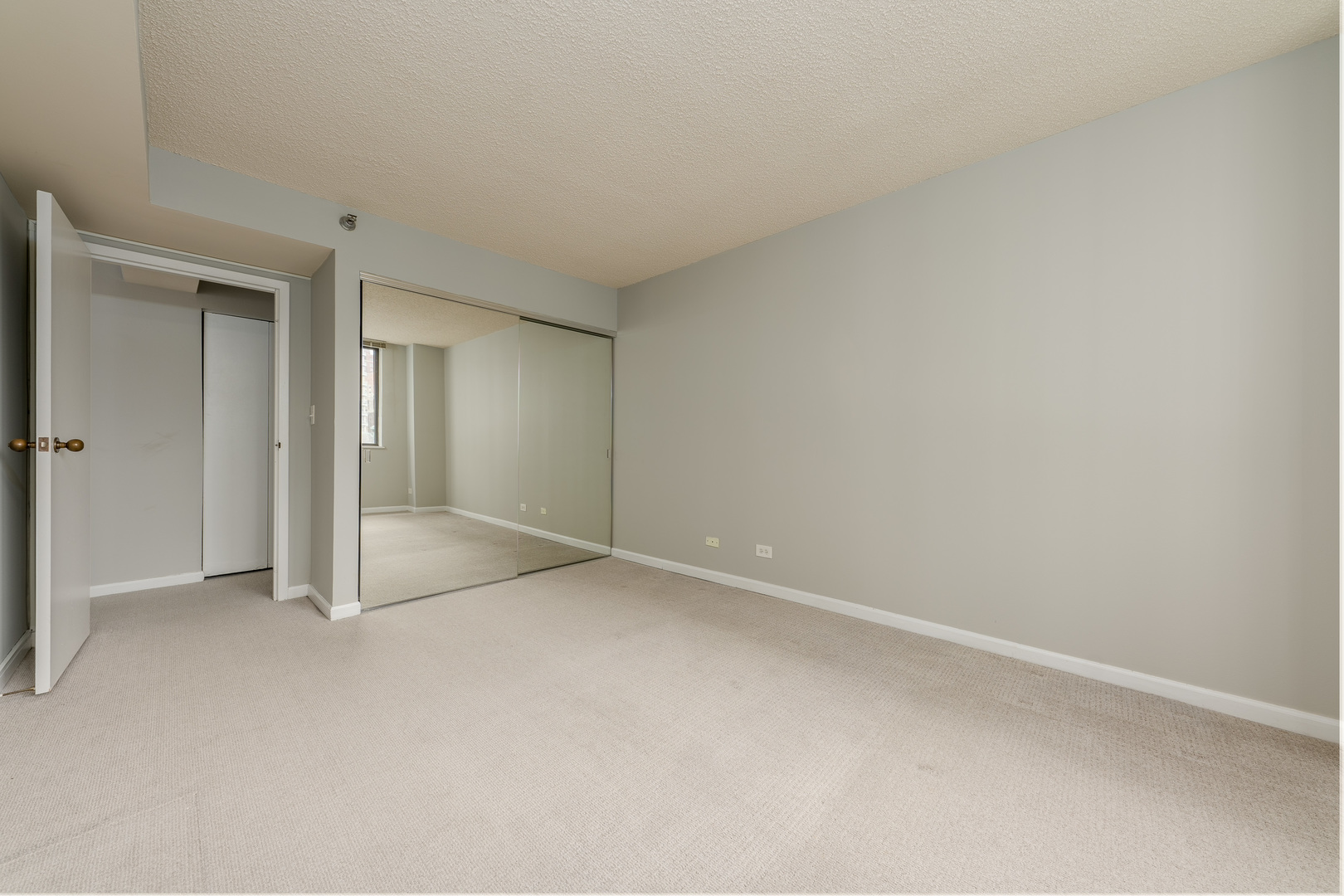 33 W Delaware Place Unit: 9B