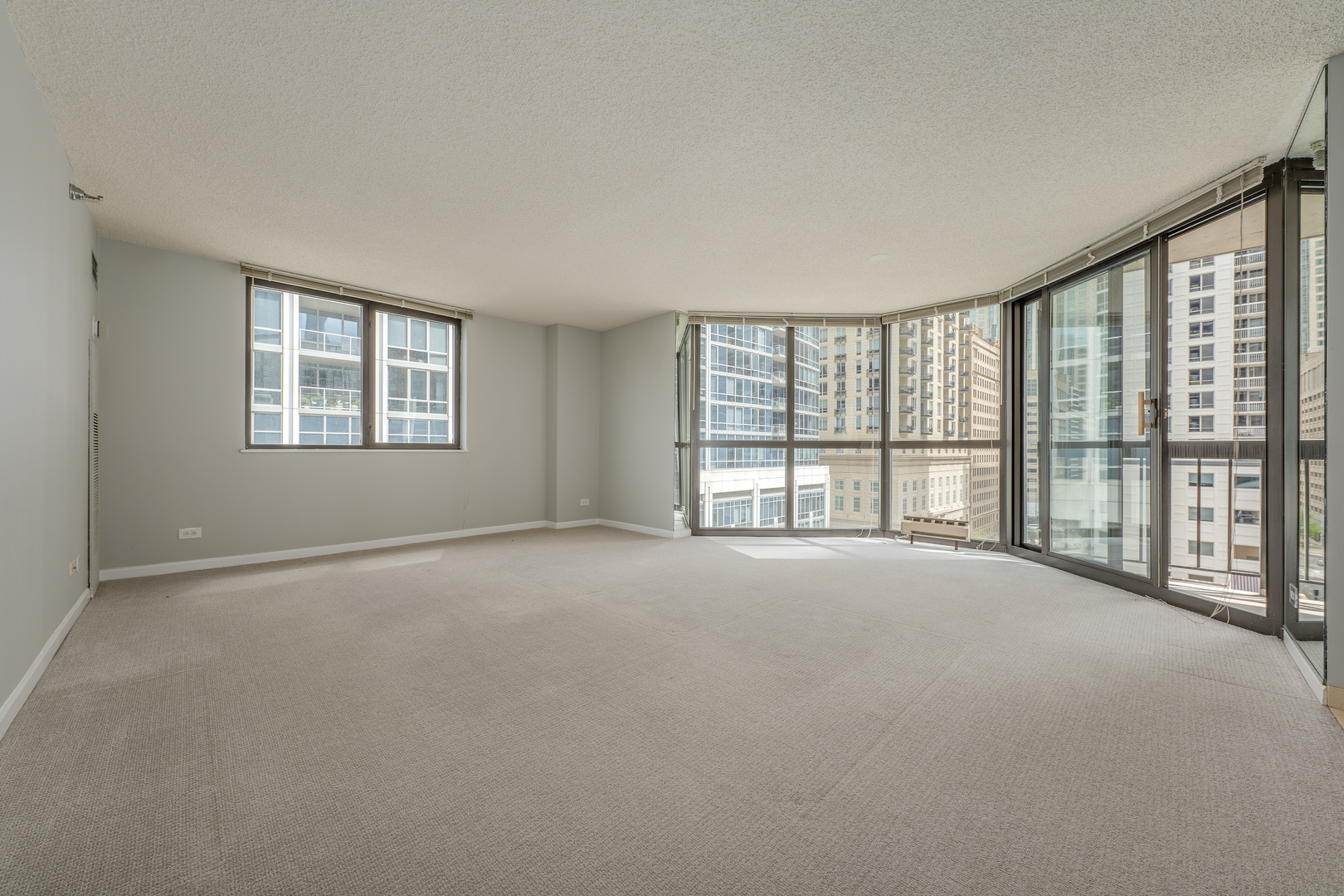 33 W Delaware Place Unit: 9B