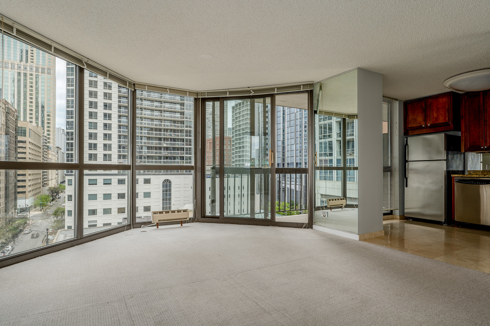 33 W Delaware Place Unit: 9B