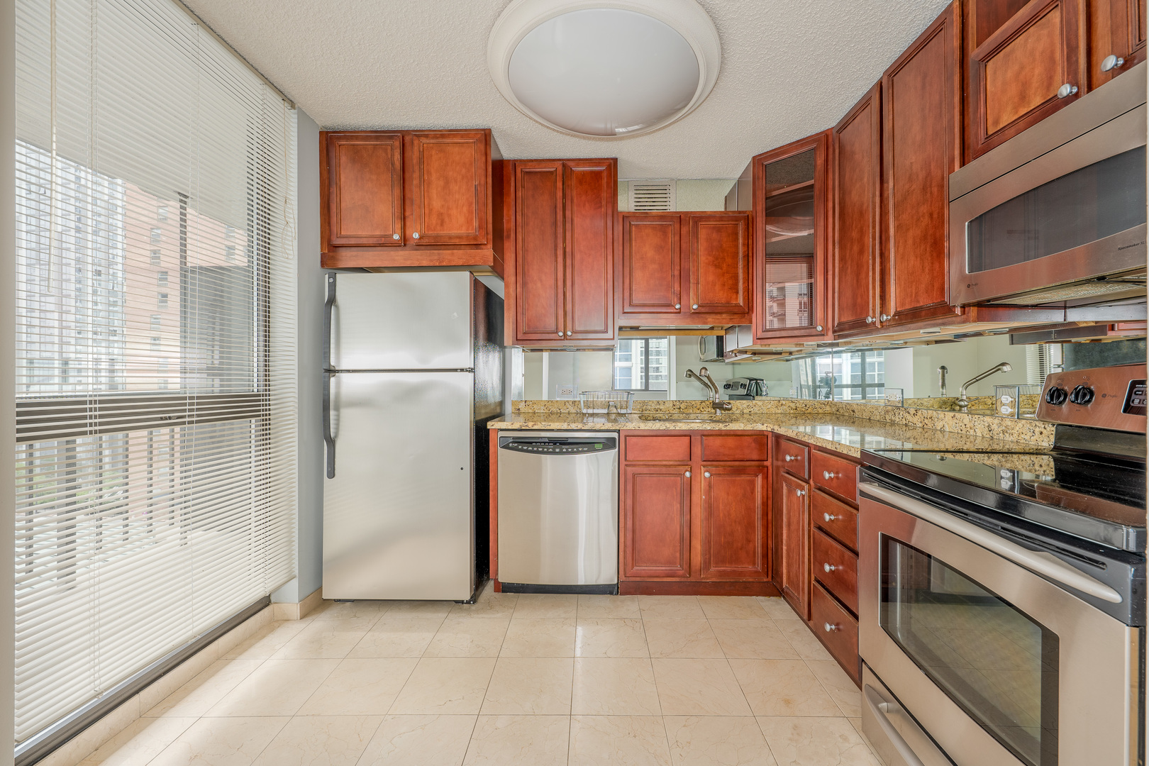 33 W Delaware Place Unit: 9B