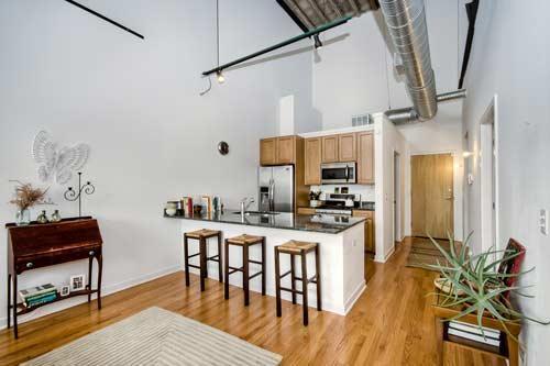 6300 S Woodlawn Street Unit: 305