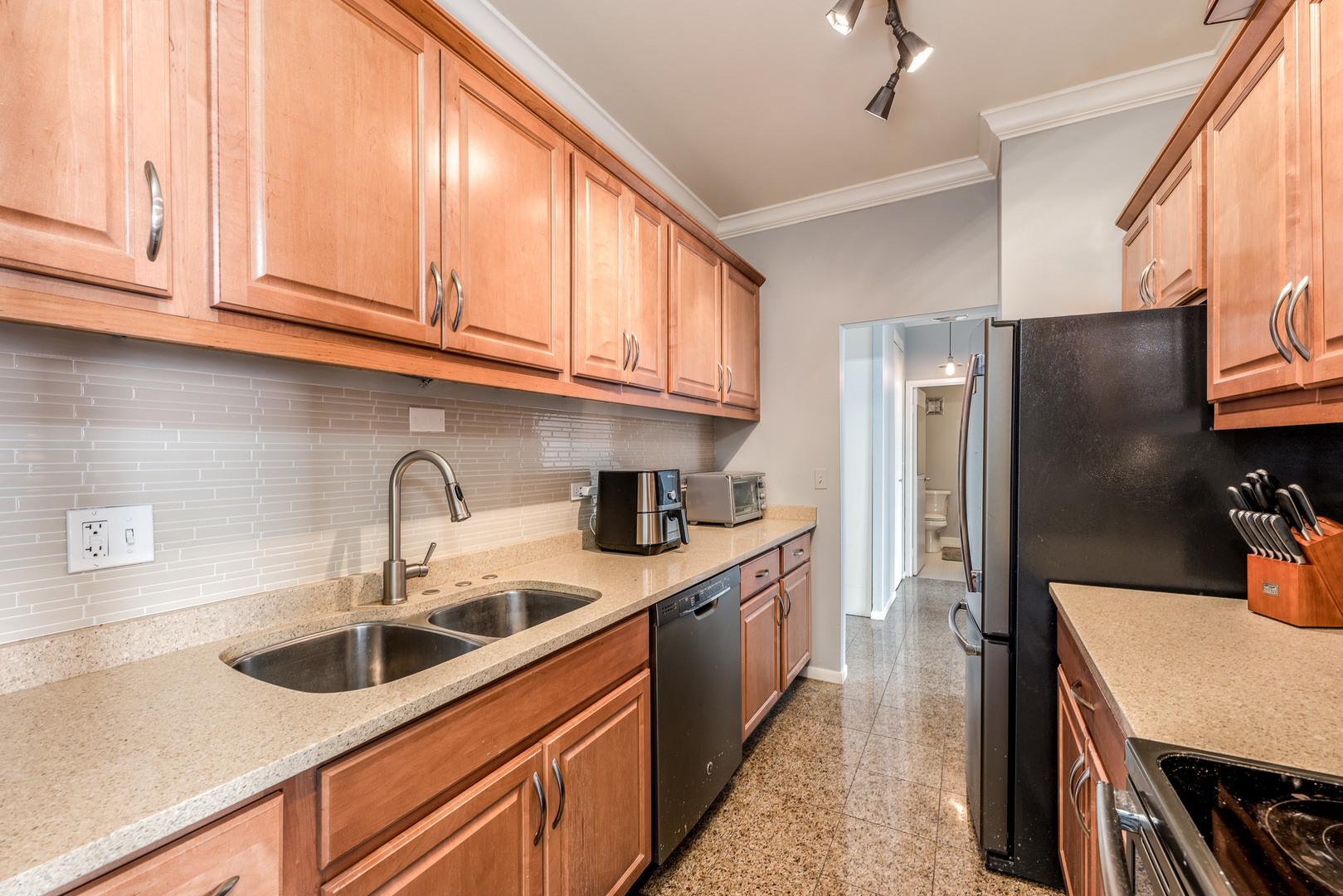 111 E Chestnut Street Unit: 57G