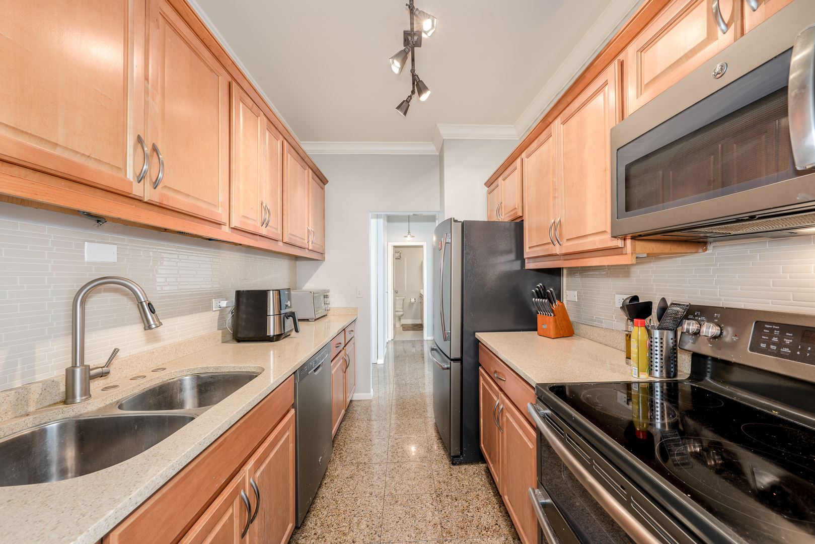 111 E Chestnut Street Unit: 57G