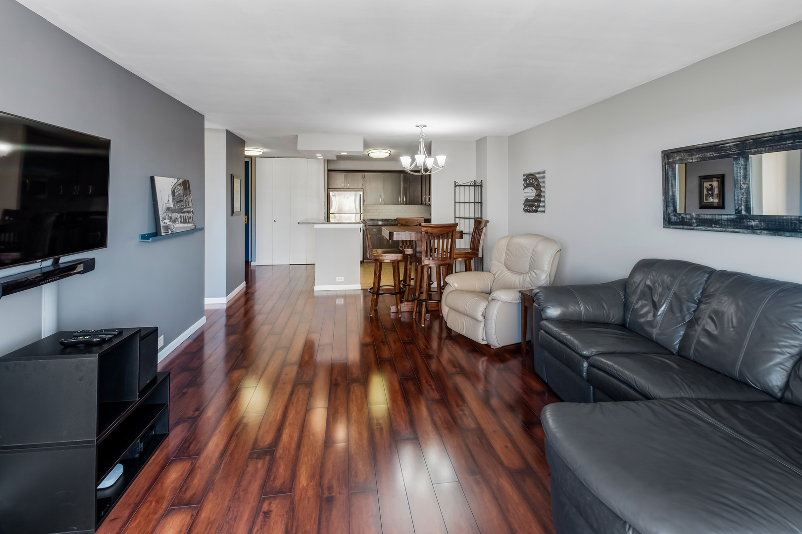 2020 N Lincoln Park West Unit: 8E