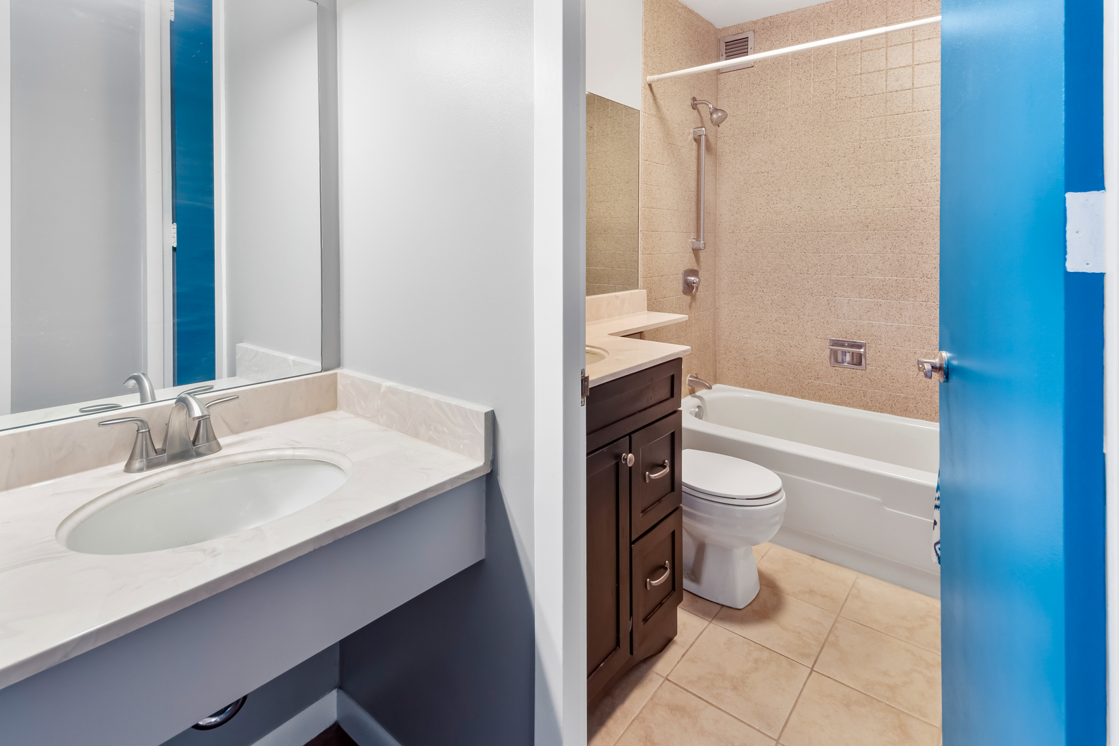 2020 N Lincoln Park West Unit: 8E