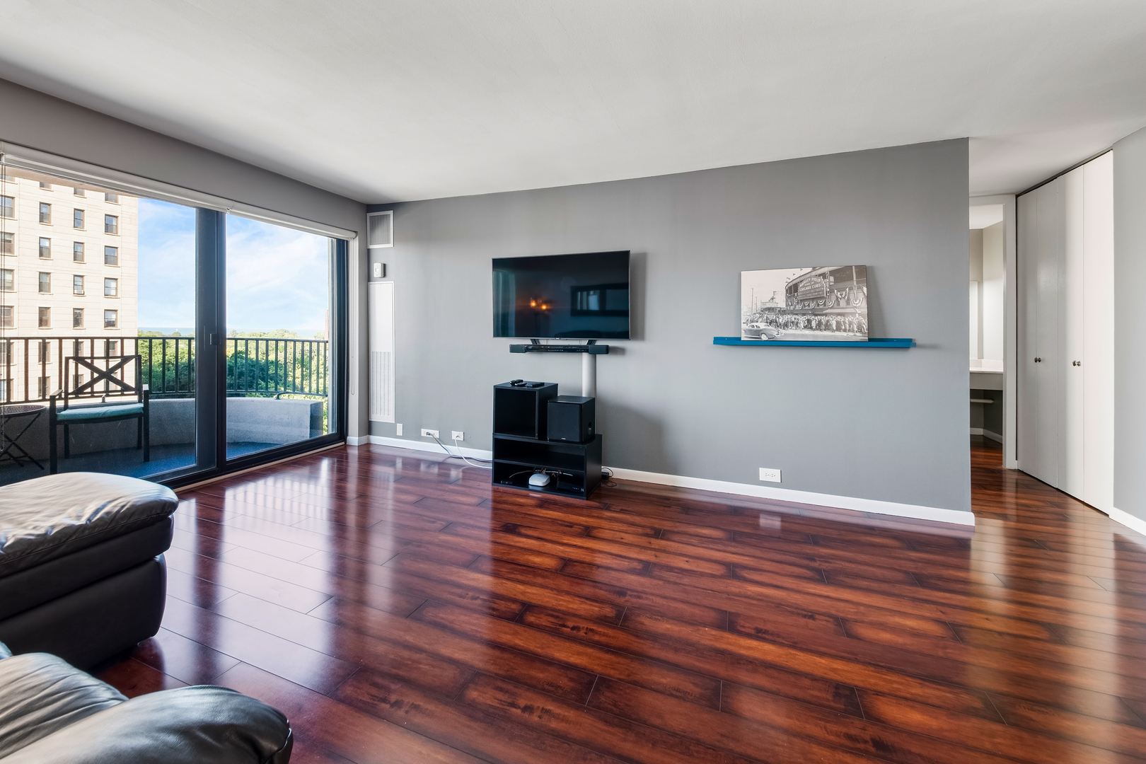 2020 N Lincoln Park West Unit: 8E
