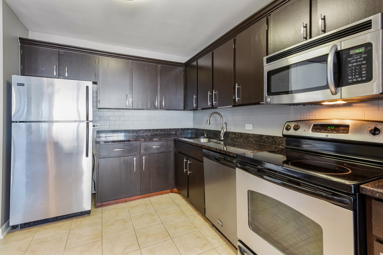 2020 N Lincoln Park West Unit: 8E
