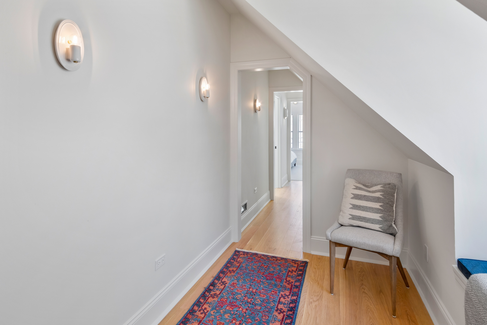 2014 W Walton Street