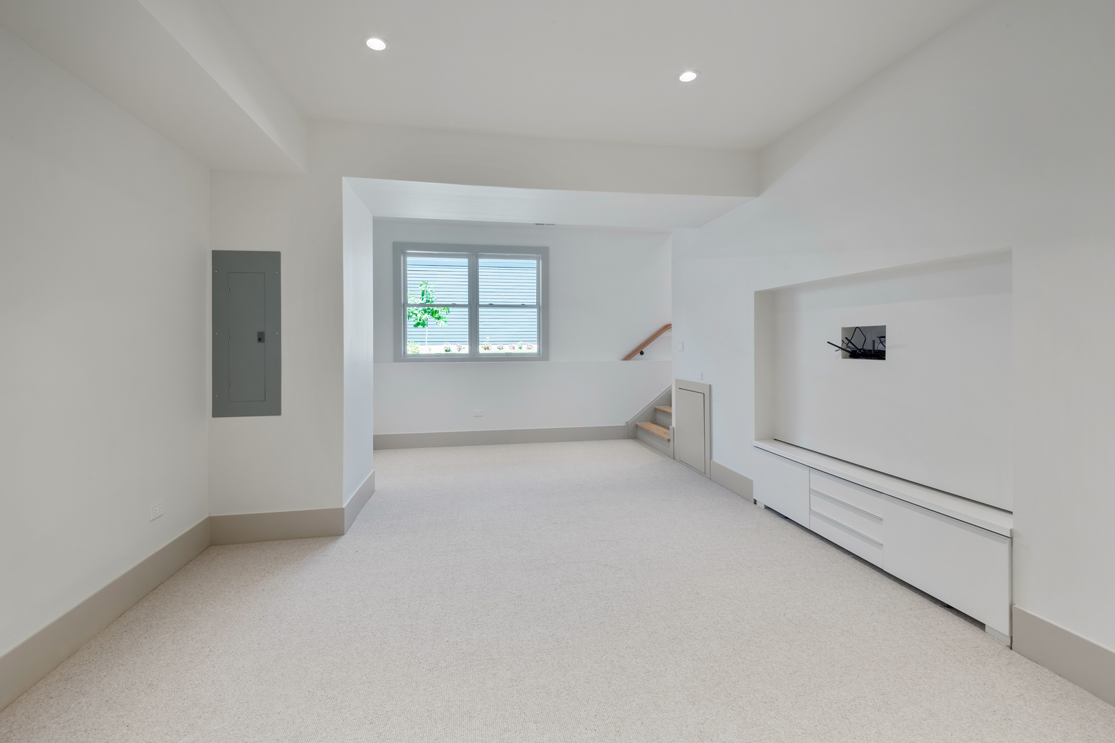 2014 W Walton Street