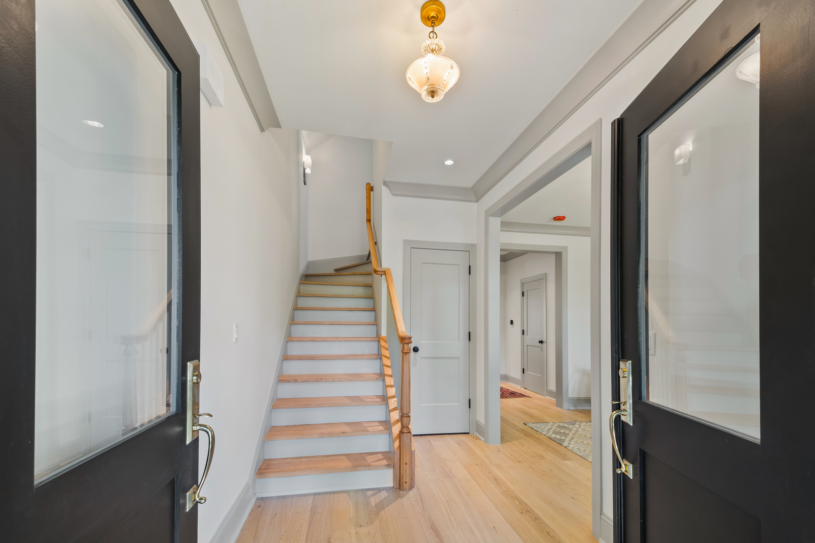 2014 W Walton Street