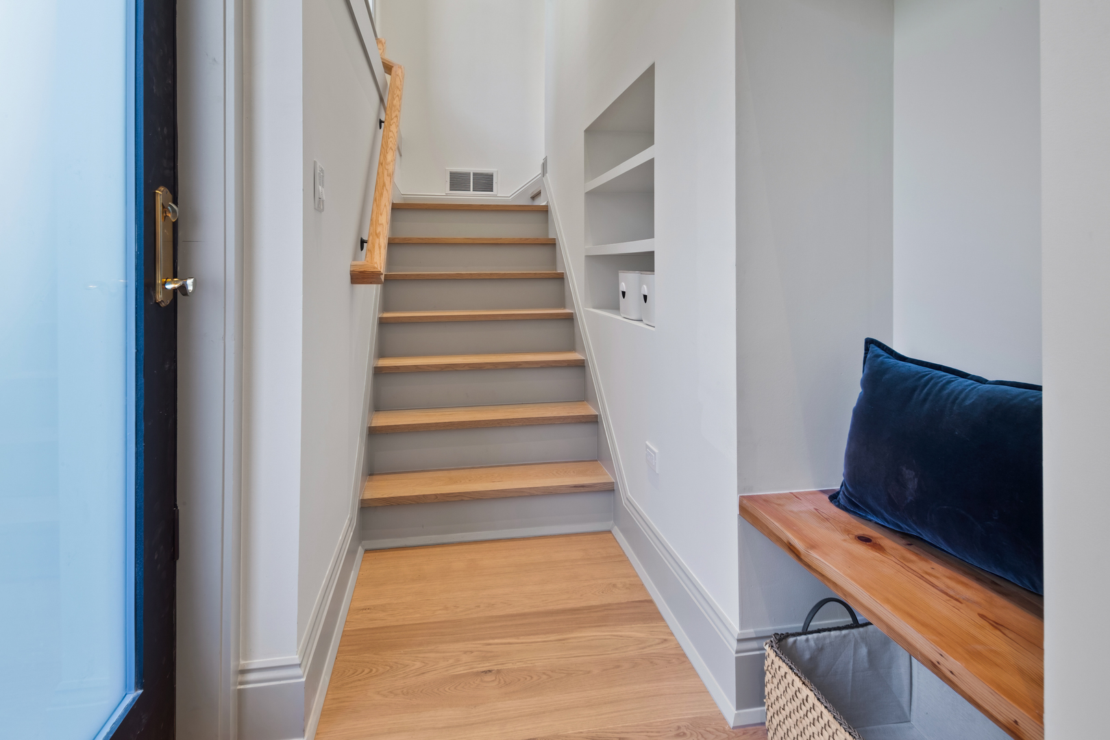 2014 W Walton Street