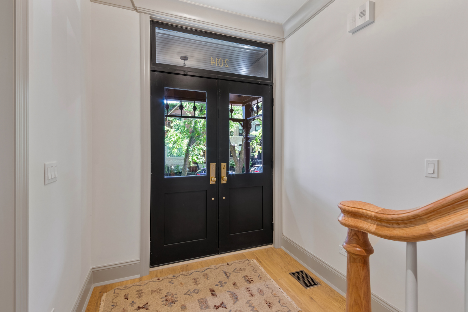 2014 W Walton Street