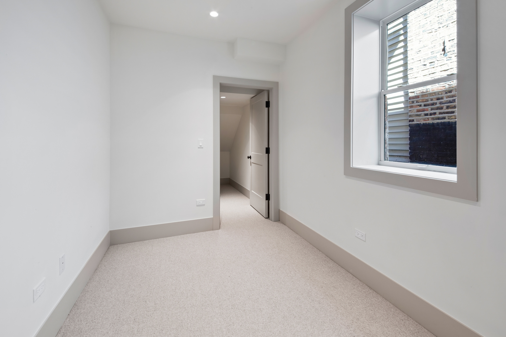 2014 W Walton Street