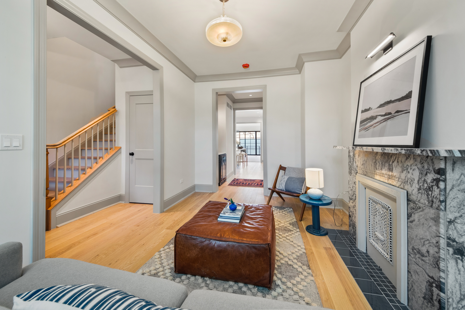 2014 W Walton Street
