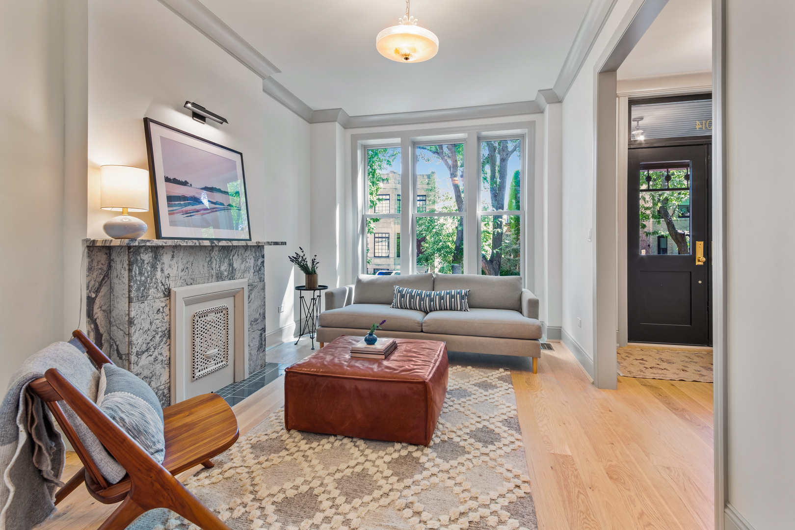 2014 W Walton Street