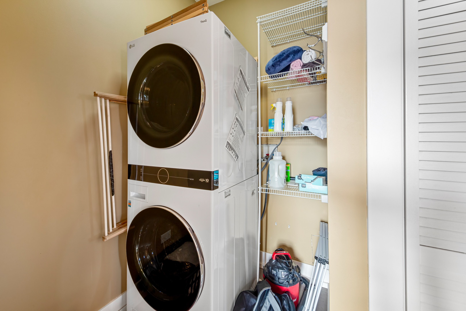 750 W Bittersweet Place