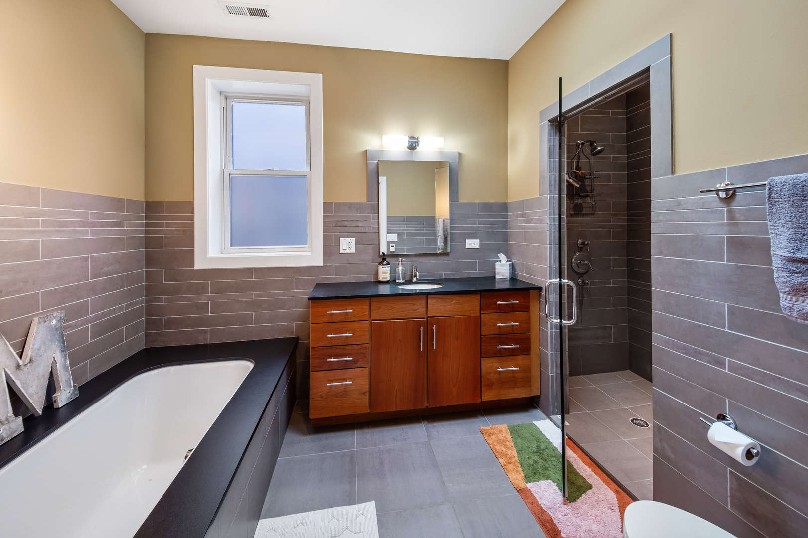 750 W Bittersweet Place