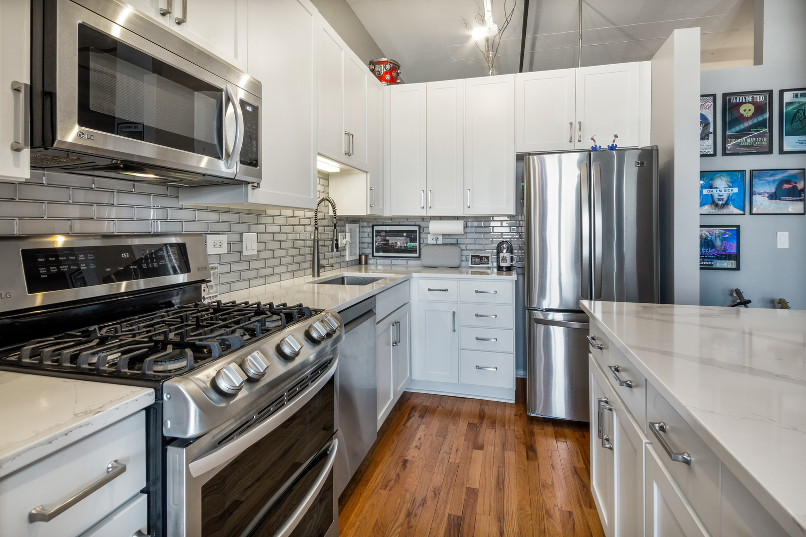 6 S LAFLIN Street Unit: 612