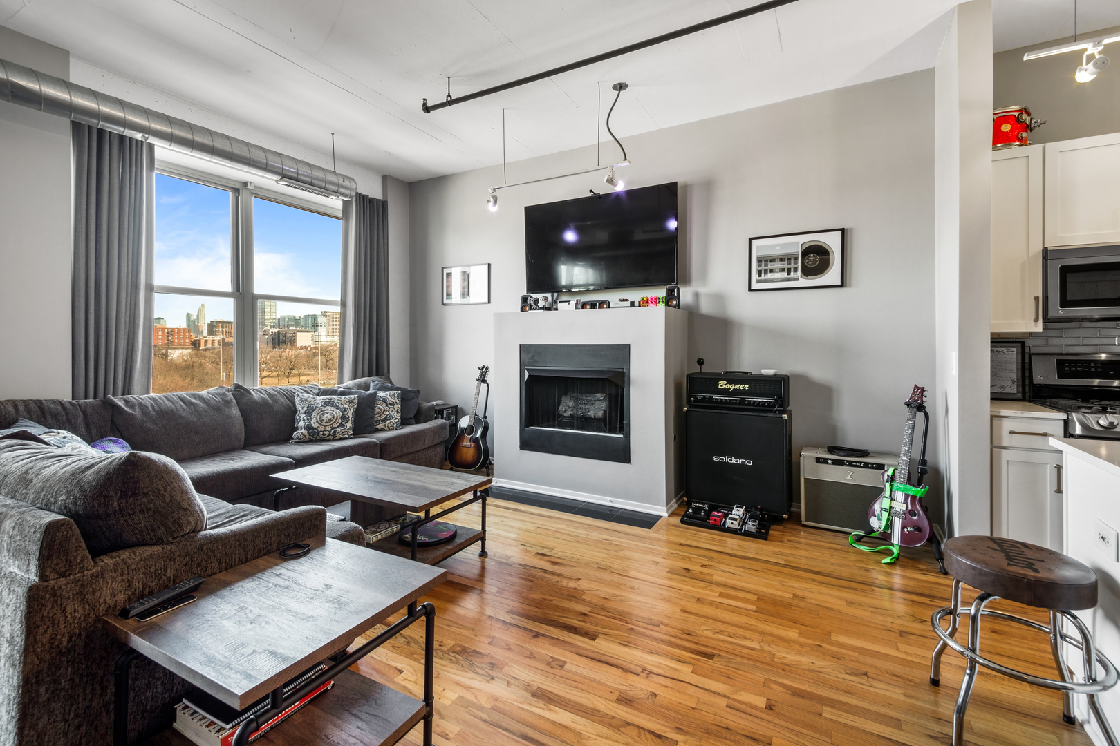 6 S LAFLIN Street Unit: 612