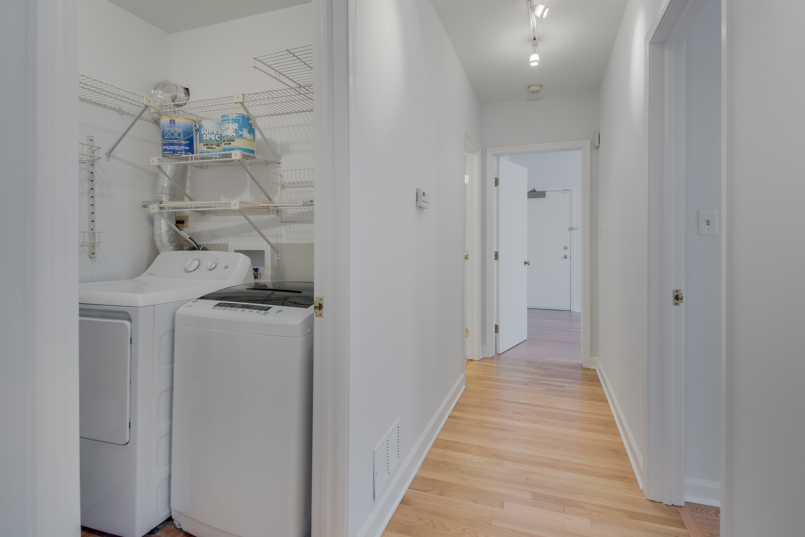 1933 N Dayton Street Unit: 2F