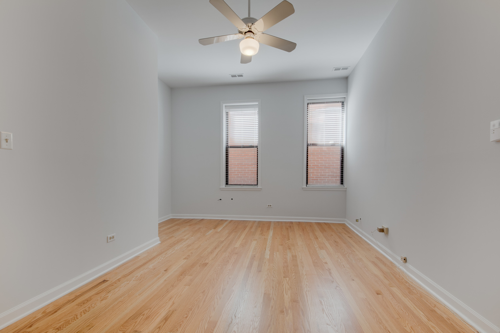 1933 N Dayton Street Unit: 2F