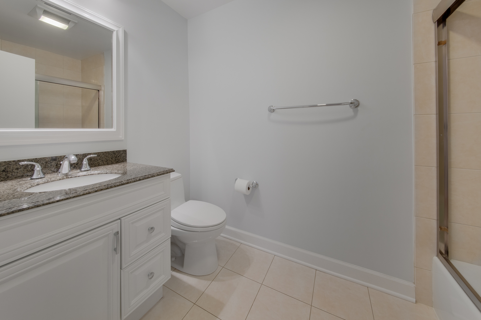 1933 N Dayton Street Unit: 2F