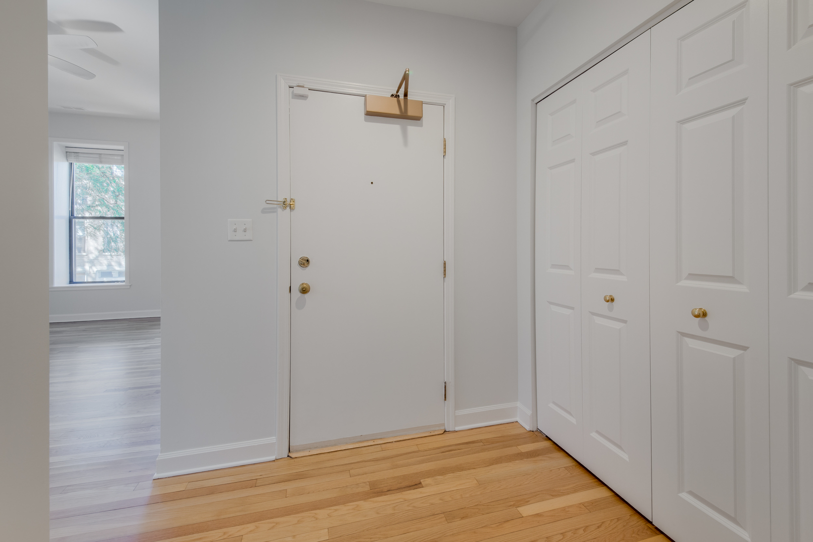 1933 N Dayton Street Unit: 2F