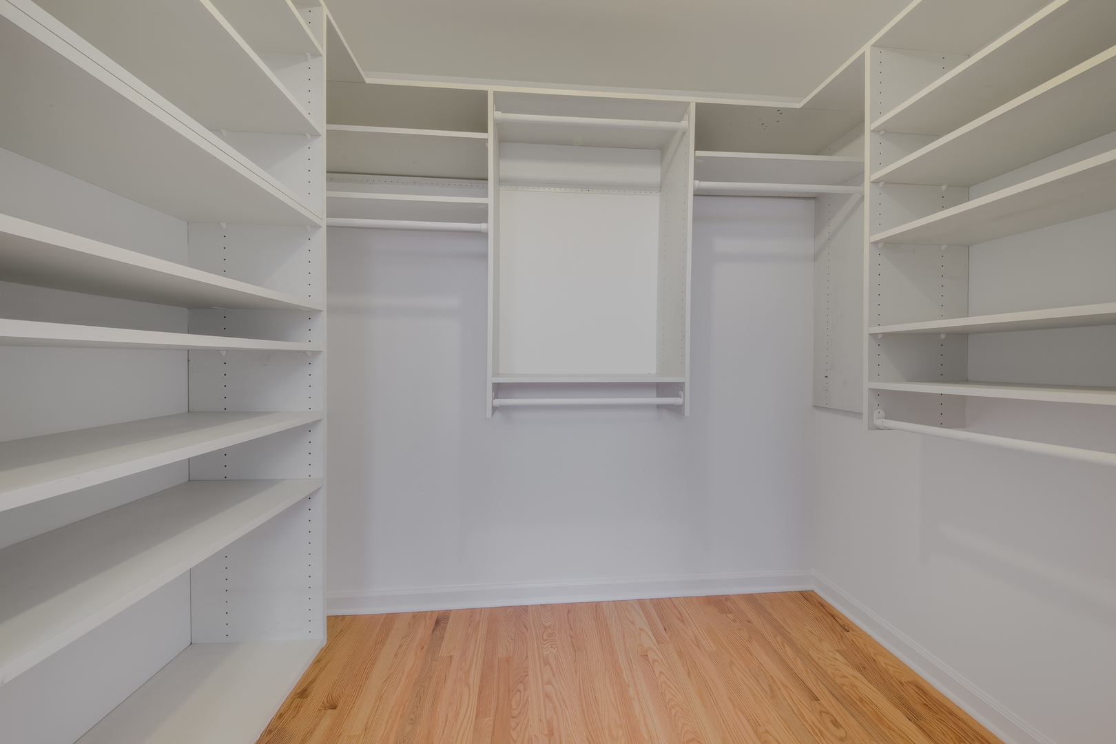 1933 N Dayton Street Unit: 2F