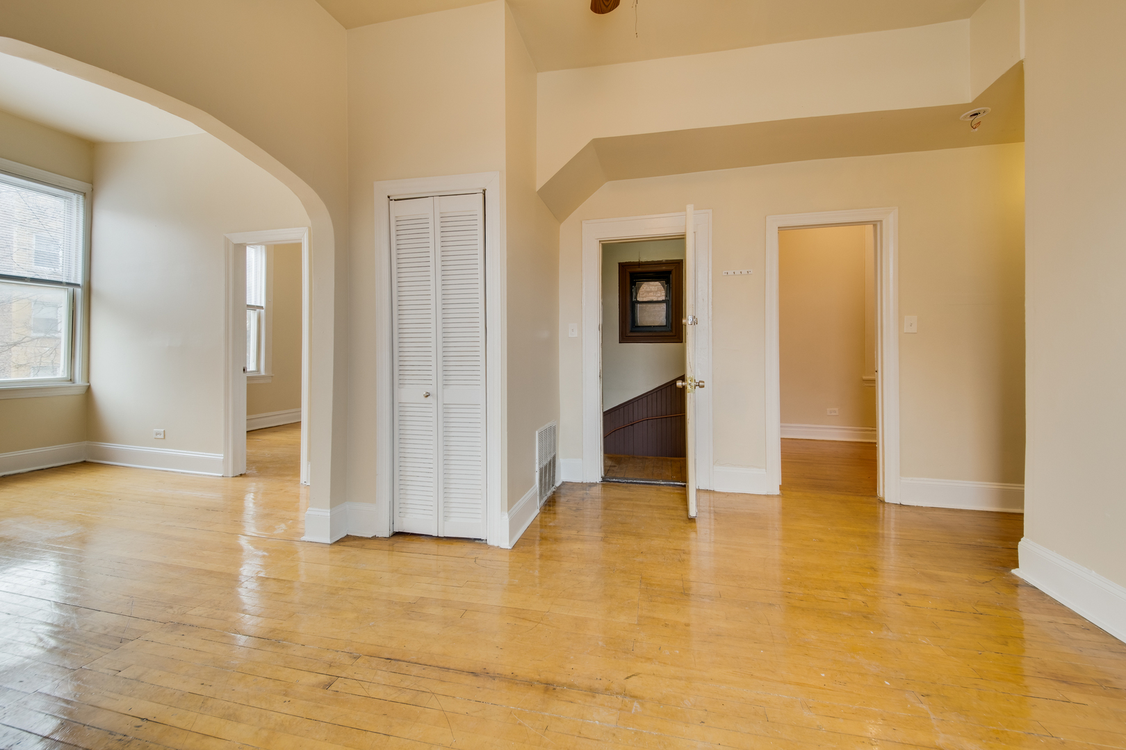 1458 N Campbell Avenue Unit: 2