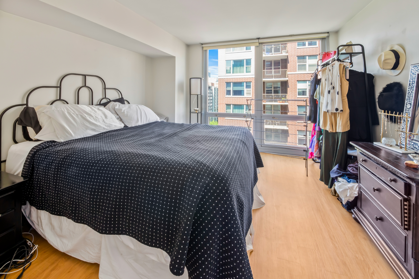 21 W Goethe Street Unit: 15B