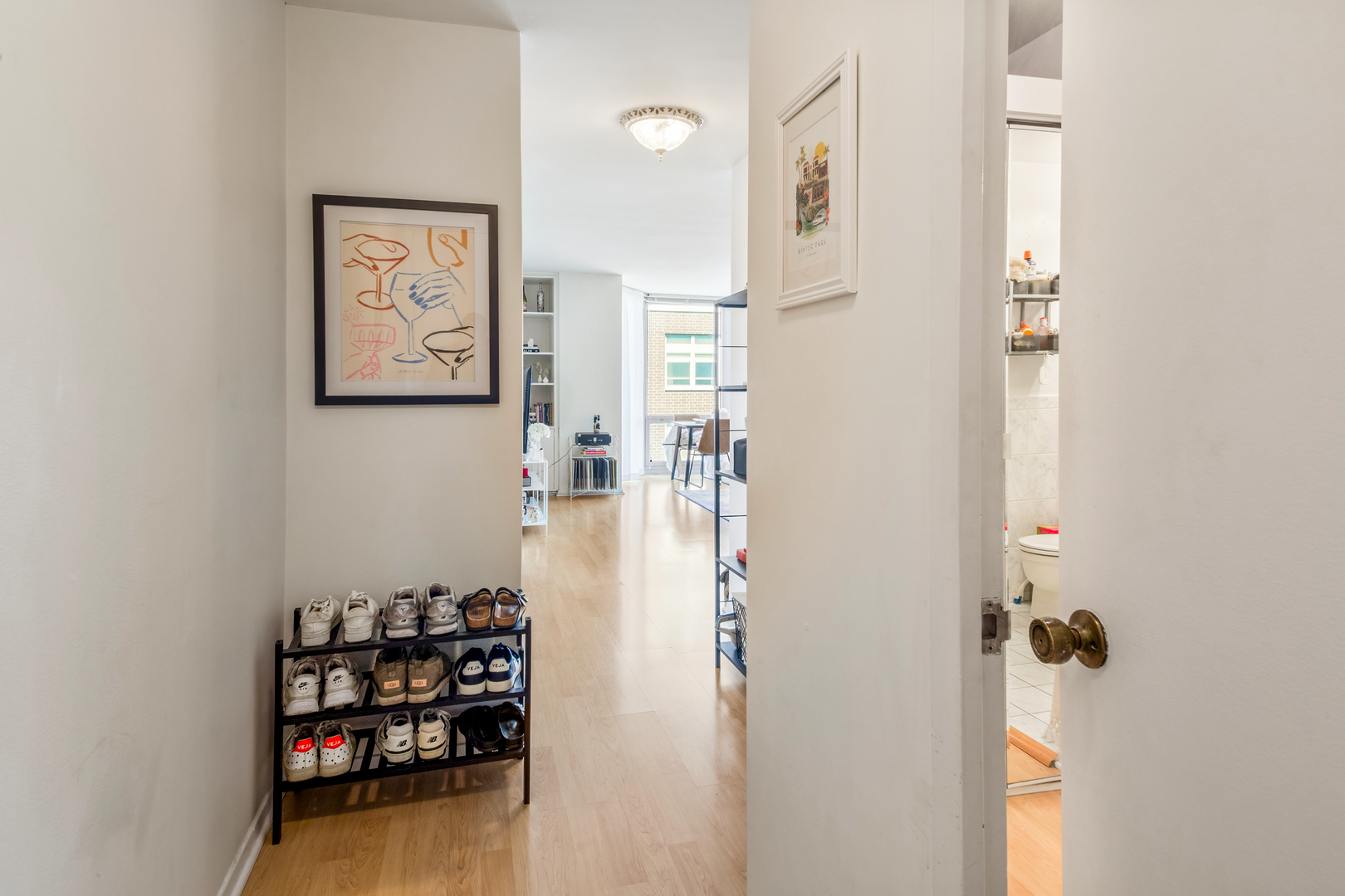 21 W Goethe Street Unit: 15B