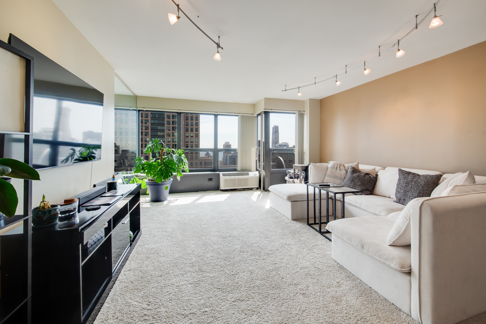 30 E Huron Street Unit: 5401