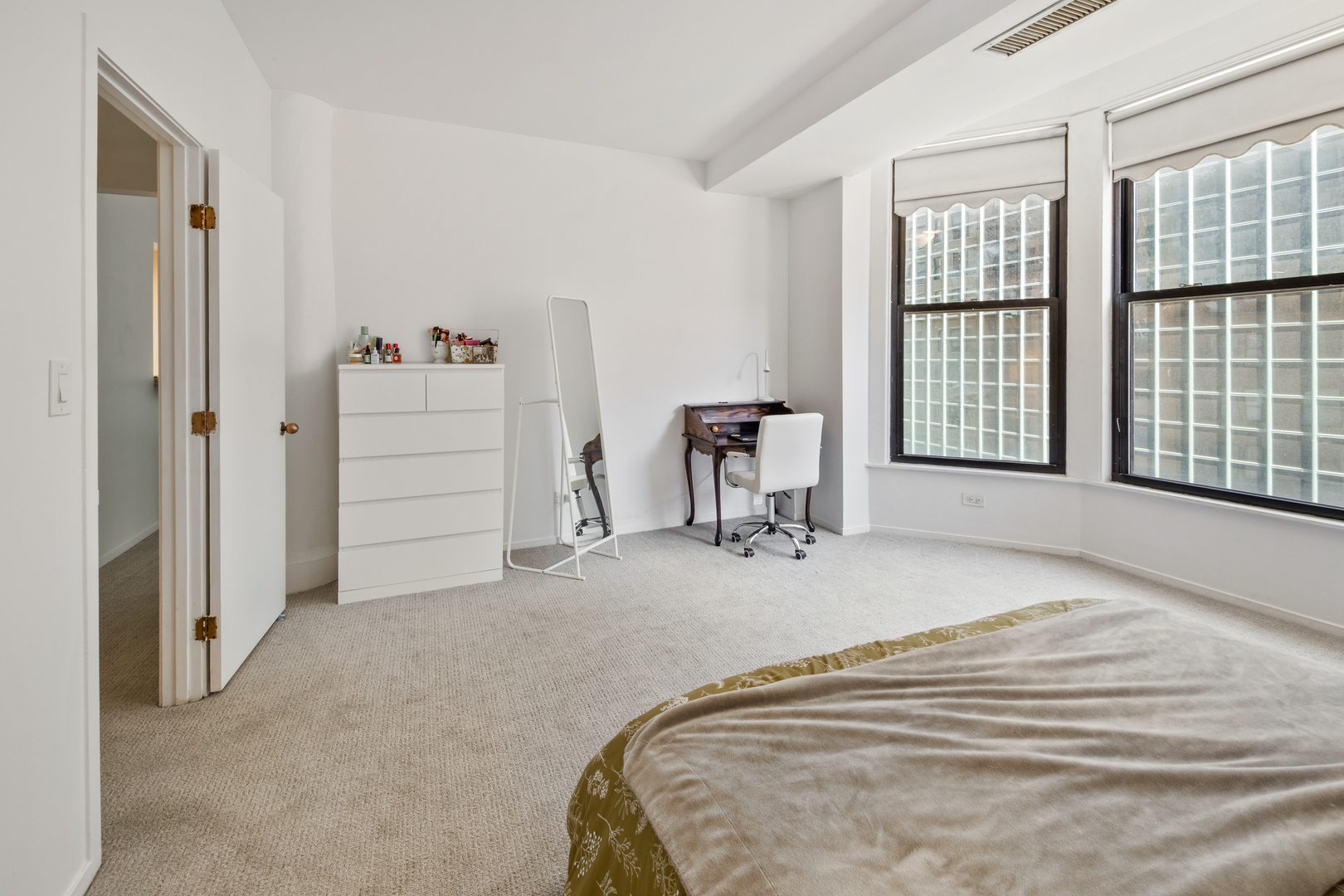 431 S Dearborn Street Unit: 809