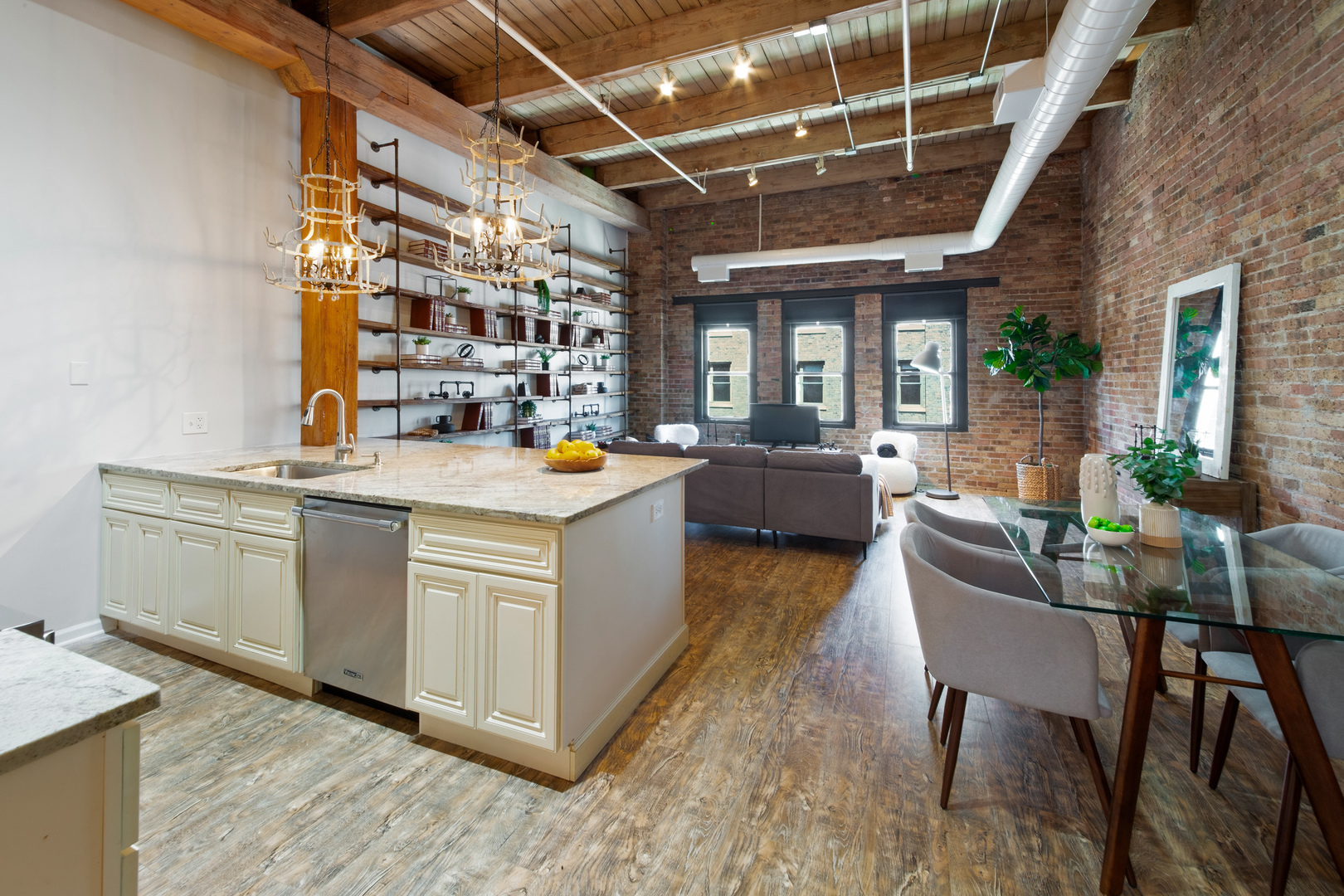 225 W HURON Street Unit: 612