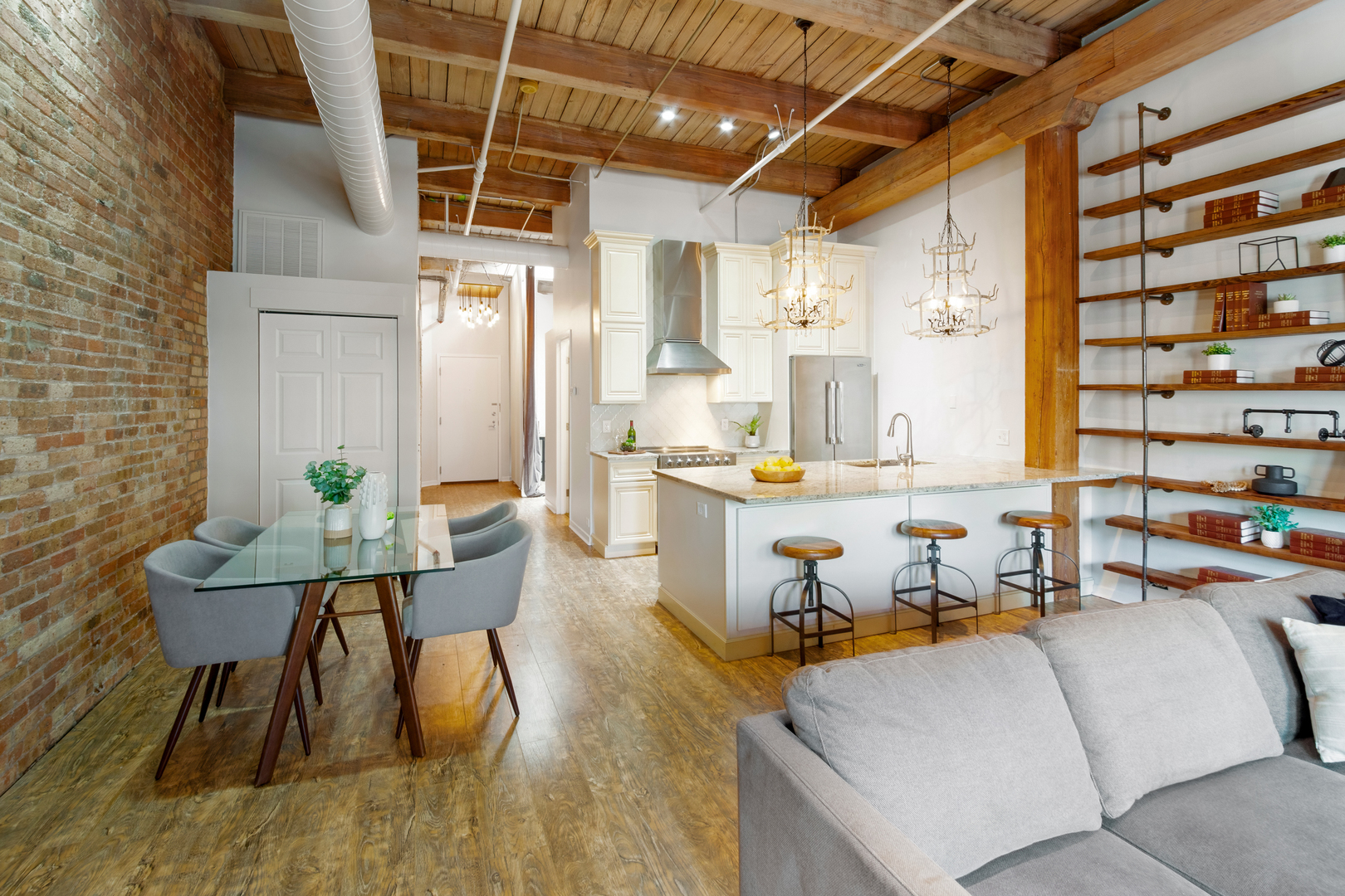 225 W HURON Street Unit: 612