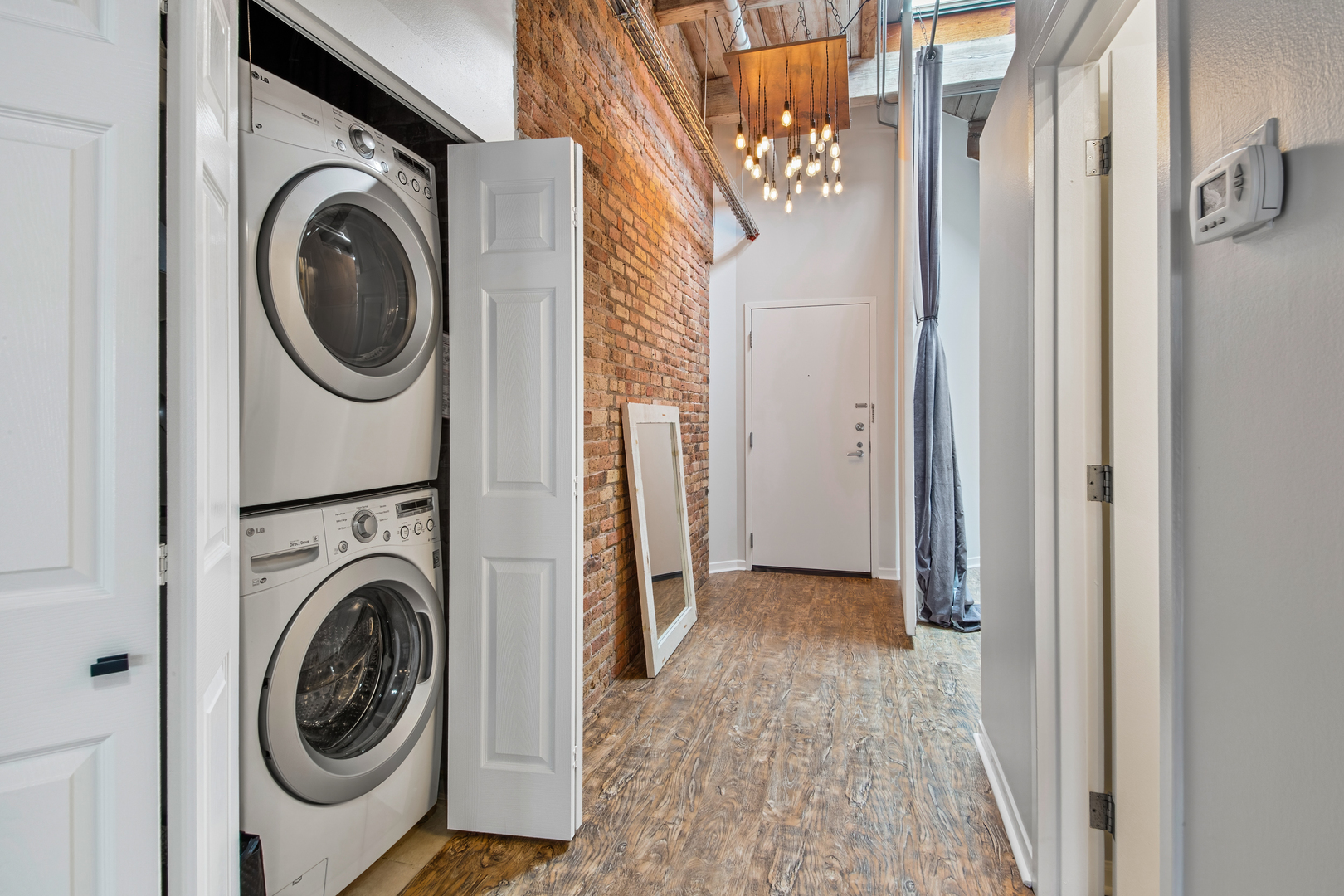 225 W HURON Street Unit: 612
