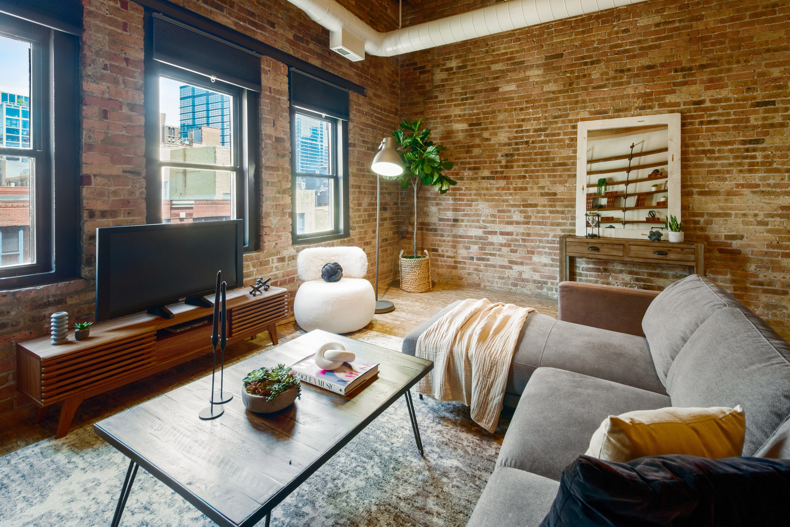 225 W HURON Street Unit: 612