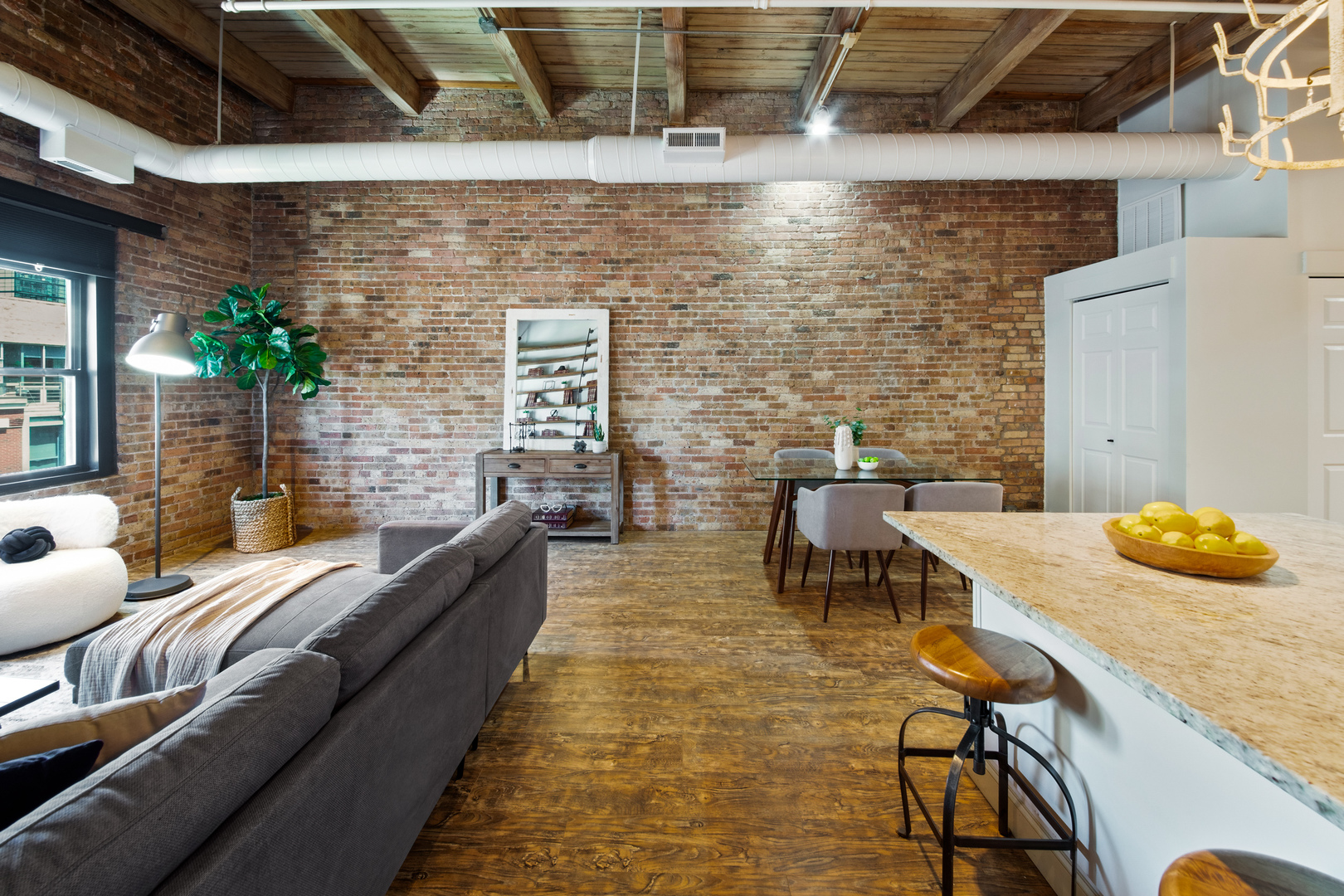 225 W HURON Street Unit: 612