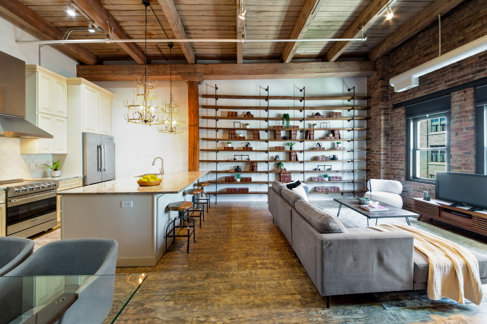 225 W HURON Street Unit: 612