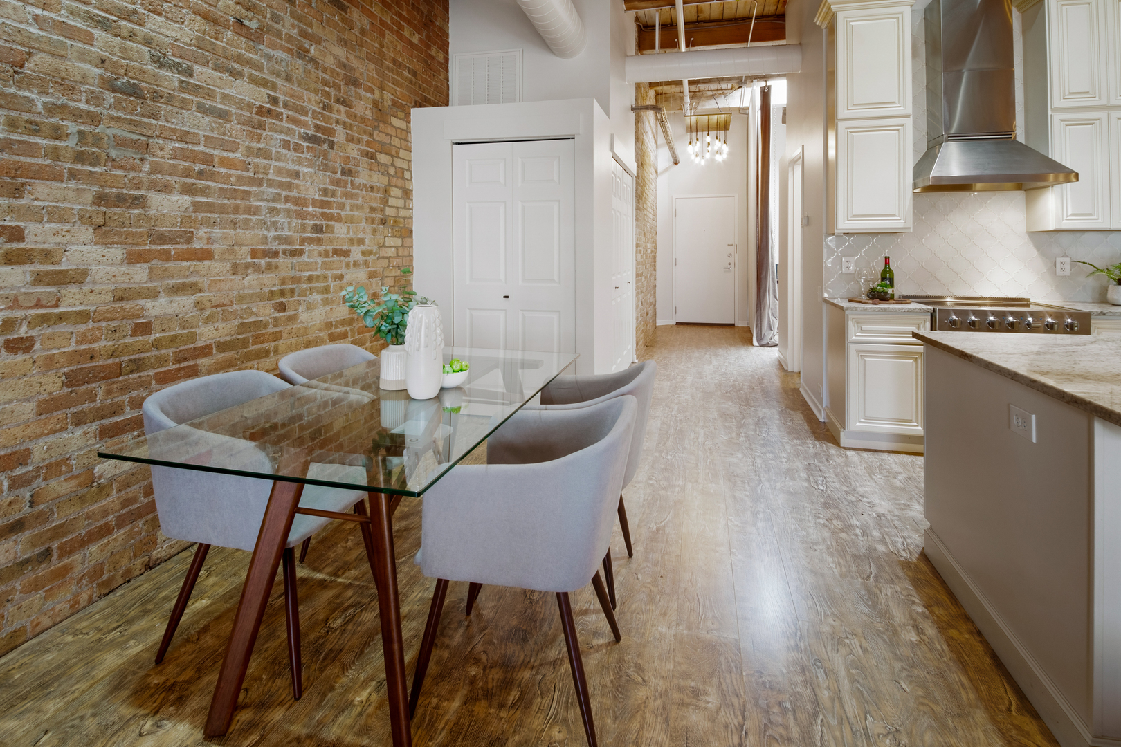 225 W HURON Street Unit: 612