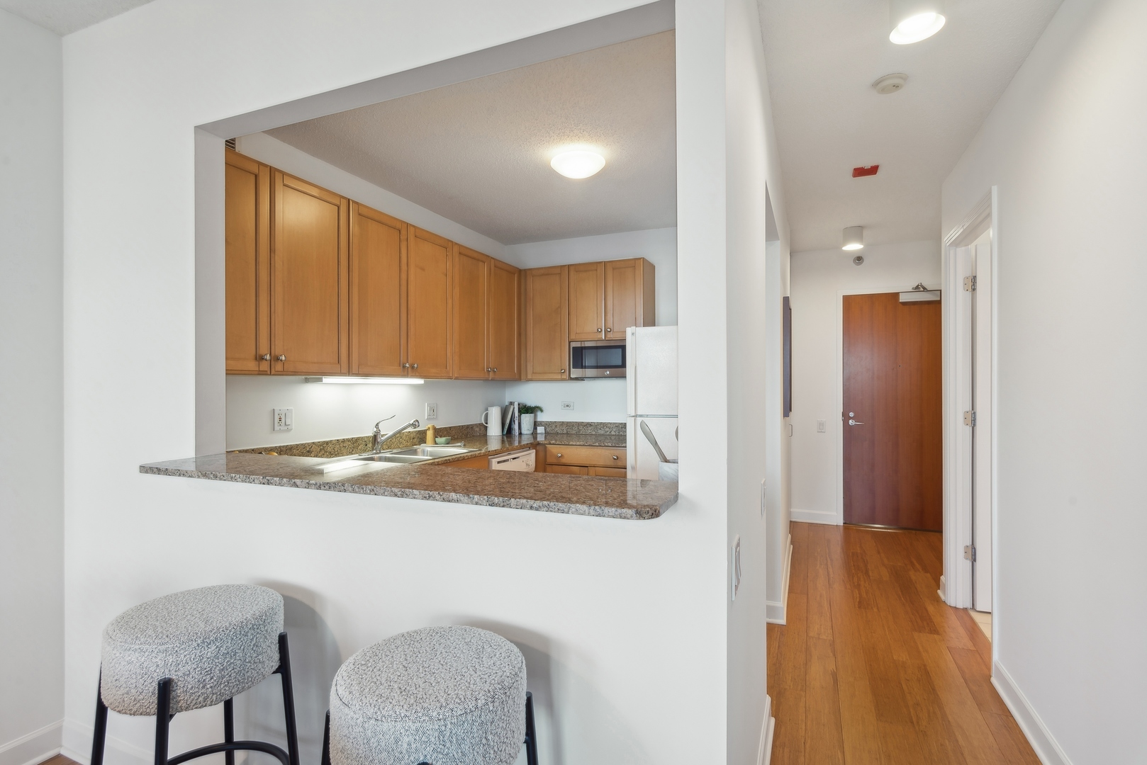 400 N LaSalle Drive Unit: 2709