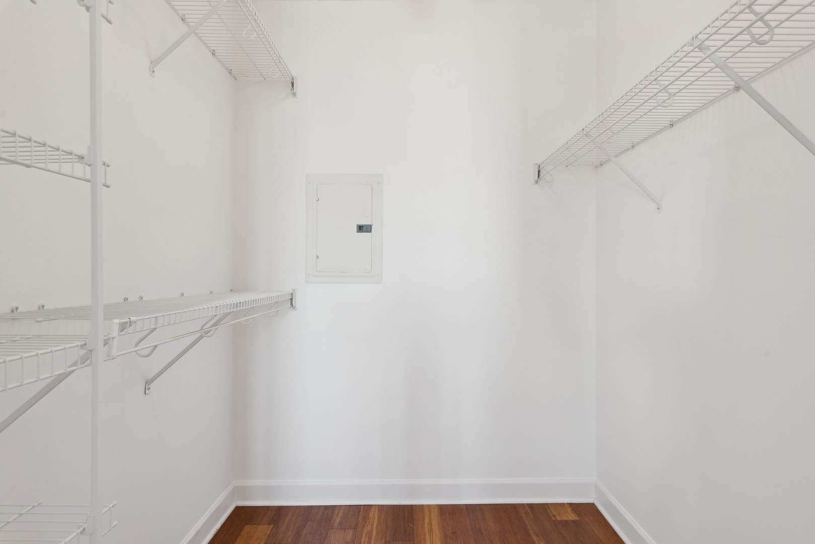 400 N LaSalle Drive Unit: 2709