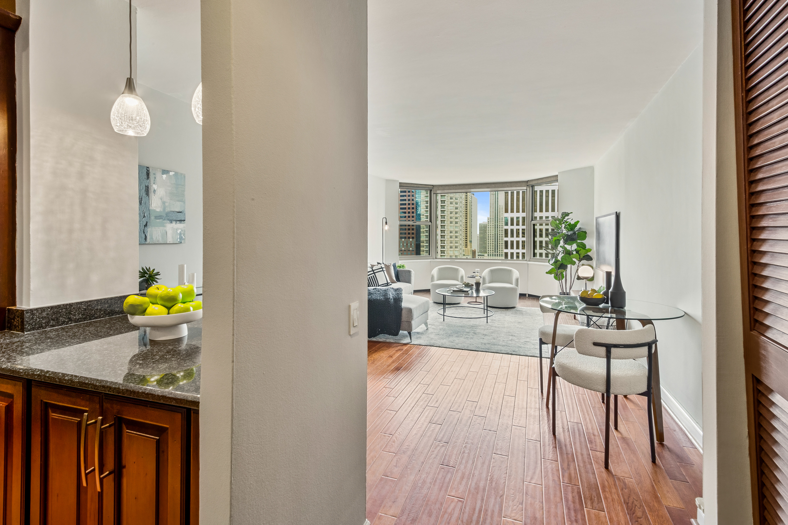 535 N MICHIGAN Avenue Unit: 3016